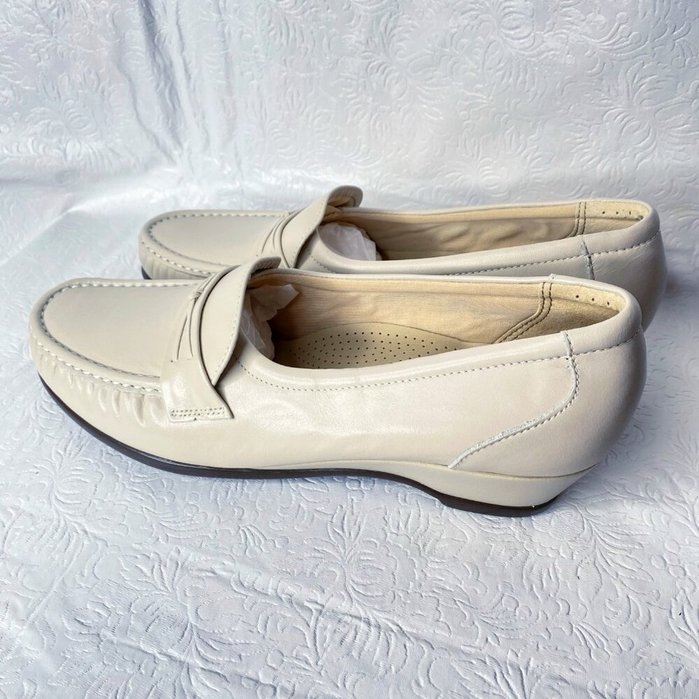 SAS Easier Dress Loafer 9.5N Bone Moccasin